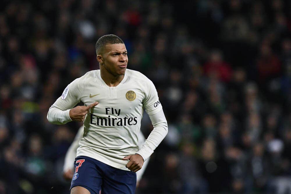 特朗普亲信哈塞特：愿出任美联储掌门 倾向于12月大幅降息！